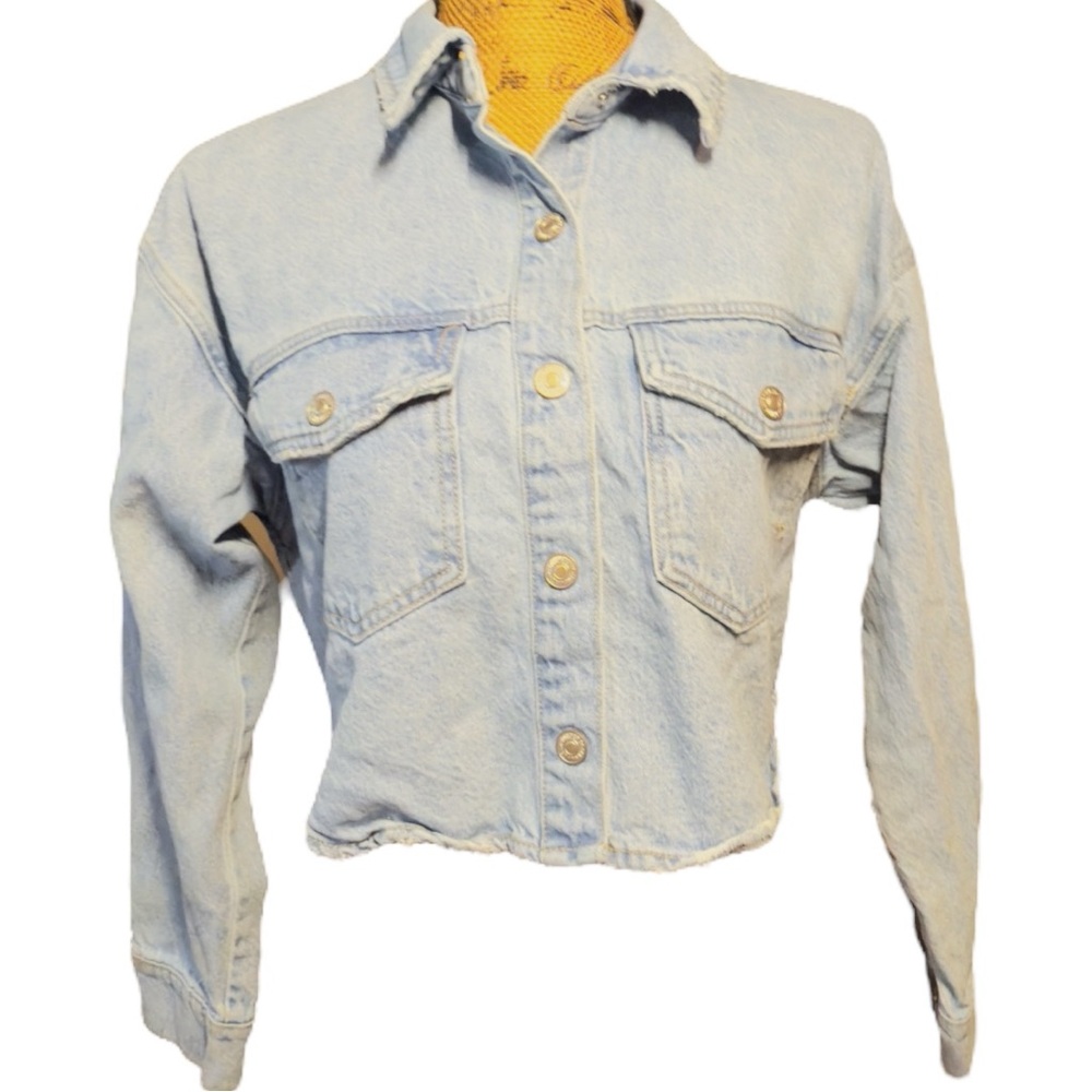 Forever 21 cropped jean jacket thin distressed denim Women’s size small | ab